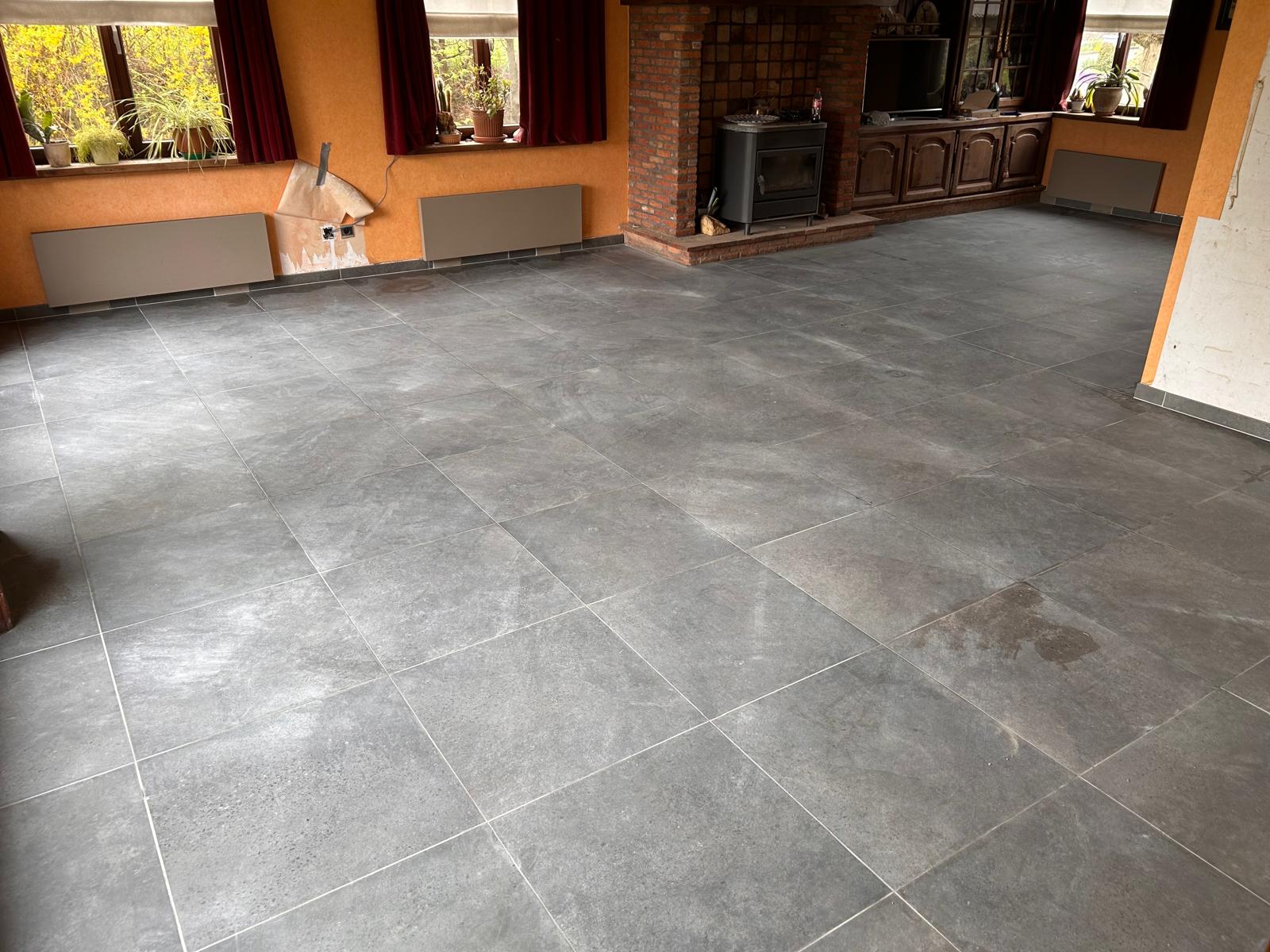 Sint-Goriks-Oudenhove - Vloer in blauwe steen